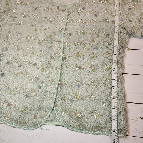 Vintage Green Embellished Short Sleeve Sweater Size Medium - Picture 7 of 11